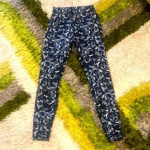 Lululemon Wunder Under high rise right 28” Full On Luxtreme !